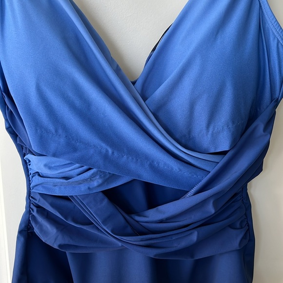 Lands’ End Slendersuit Tummy Control One-Piece, 12 - Picture 4 of 15